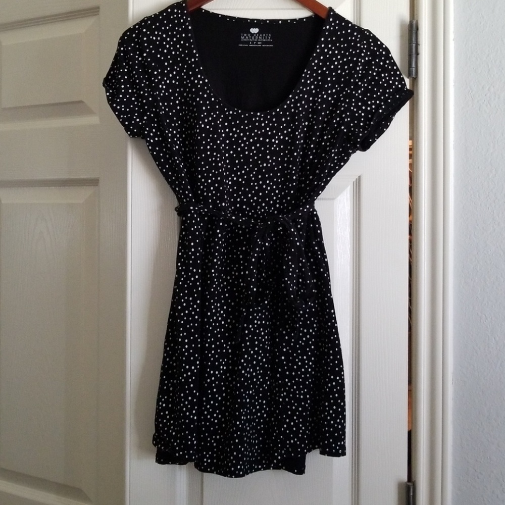 Small maternity short sleeve shirt